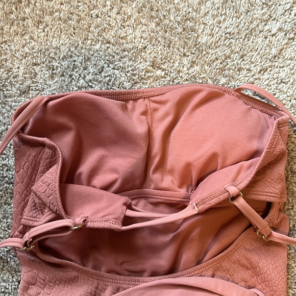 Pink one piece swim suit - Picture 3 of 4